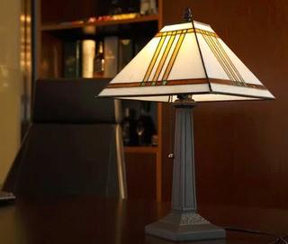 Dorian Tiffany 10.6" Table Lamp