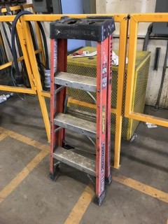 4' Fiberglass Step Ladder