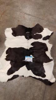 Trophy Room Stuff Designer Cowhide Rug Blk/Wht 30" x 36"