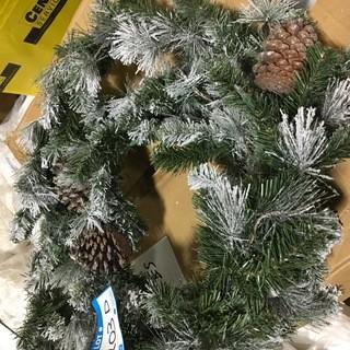 Holiday Garland With Pinecones