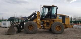 2002 CAT IT38G Wheel Loader, Q/A Bucket, Aux Hyds, Cab, 20.5R25 Tires, Showing 20,825 HRS, Meter Reads 1,543 HRS, Meter Replaced 19,292 HRS. S/N CATIT38GJ7BS01116. Unit 170. NOTE: NOT TO BE REMOVED UNTIL MAY 16 AT 12PM NOON UNLESS MUTUALLY AGREED UPON, Coupler Pin Requires Repair
