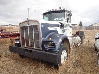 Kenworth Tandem Axle Conventional Truck Tractor. **PARTS-ONLY-LOCATED IN MILK RIVER**