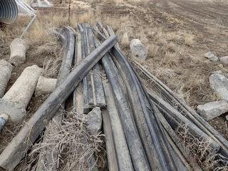 Lot of Flex Seal 20HF-100lb RailSeal .**LOCATED IN MILK RIVER**