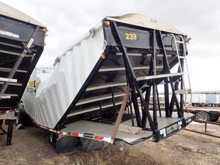 2015 Lode King Super B  Tridem Axle 28' Lead and Tandem Axle 30' Pup Grain Trailers. VIN 2LDHG2838FF059919(Lead VIN) 2LDHG3023FF059920(Pup VIN) **NOTE: PARTS ONLY- LOCATED IN MILK RIVER**