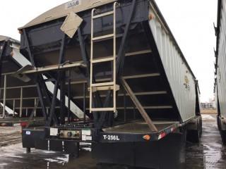 2015 Lode King Super B  Tridem Axle 28' Lead and Tandem Axle 30' Pup Grain Trailers. 66,000lbs Axles, 11R24.5 Tires, Steel Budd Wheels, Air Ride Suspension, Tire Max Air System, Tarps, 2 Hoppers. VIN 2LDHG2834FF060520(Lead VIN) 2LDHG3025FF060521(Pup VIN) **LOCATED IN SEXSMITH**