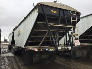 2015 Lode King Super B  Tridem Axle 28' Lead and Tandem Axle 30' Pup Grain Trailers. 66,000lbs Axles, 11R24.5 Tires, Steel Budd Wheels, Air Ride Suspension, Tire Max Air System, Tarps, 2 Hoppers. VIN 2LDHG2837FF060026(Lead VIN) 2LDHG3028FF060027(Pup VIN) **NOTE: OUT OF SERVICE-LOCATED IN SEXSMITH**