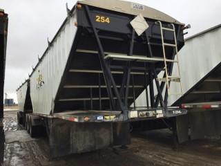 2015 Lode King Super B  Tridem Axle 28' Lead and Tandem Axle 30' Pup Grain Trailers. 66,000lbs Axles, 11R24.5 Tires, Steel Budd Wheels, Air Ride Suspension, Tire Max Air System, Tarps, 2 Hoppers. VIN 2LDHG2839FF060481(Lead VIN) 2DLHG302XFF060482(Pup VIN) **LOCATED IN SEXSMITH**