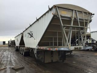 2013 Lode King Super B  Tridem Axle 28' Lead and Tandem Axle 30' Pup Grain Trailers. 66,000lbs Axles, 11R24.5 Tires, Steel Budd Wheels, Air Ride Suspension, Front Lift Axles, Tarps, 2 Hoppers. VIN 2LDHG2836DF055672(Lead VIN) 2LDHG2836DF055673(Pup VIN) **NEW PHOTOS COMING SOON- LOCATED IN SEXSMITH**