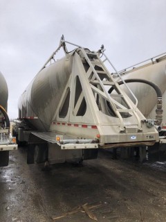 2011 Advance 1300FT3 Tridem Axle Pneumatic Dry Bulker. Air Ride Suspension, 3 Hoppers. VIN 2AEBCREF4BR000293. **LOCATED IN SEXSMITH**