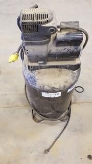 SanBorn 30gallon 120V Oil Free Air Compressor. ** LOCATED IN SEXSMITH**