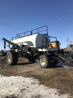 2008 Bourgault 6550ST Tow Behind Air Tank C/W Dbl Shoot, 550 Bushels 4 Comp't Tank, Variable Rate Ctrl, Dbl Fan, 10" Load Auger S/N 39272AS08 . LOCATED IN WAINWRIGHT,AB