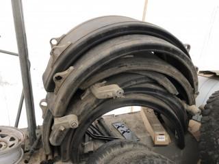 Lot of Fenders. **LOCATED IN SEXSMITH*