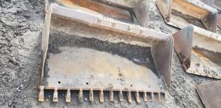 68in Skid Steer Bucket 