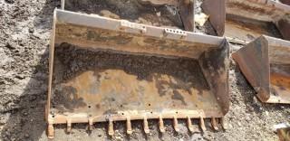 68in Skid Steer Bucket 