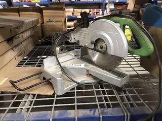 Sliding Compound Mitre Saw.