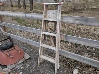 Wooden Step Ladder 5'.