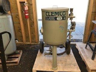 Clemco Model 2452 Sandblasting Pot .