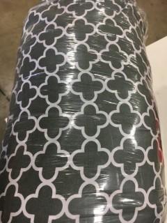 Quatrefoil Duvet Cover Set, King, Grey