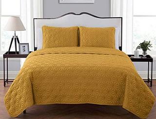 Cash 3 Piece Quilt Set, Queen, Gold