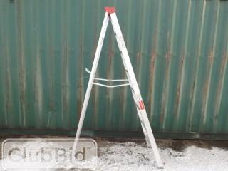 Gryphon Professional 8' Step Ladder