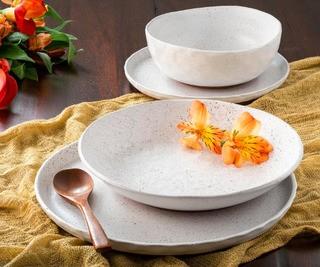 Kaya 16 Piece Dinnerware Set, Service for 4, White