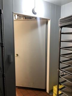 10' X  9'6 Walk In Cooler 93in Tall **Note: Contents Not Included, Buyer Responsible For Load Out**