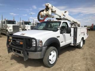 2007 Ford F-550 XL 4X4 Dually Bucket/Service Truck c/w 6.0L Power Stroke, A/T, Altec AT37G 37' Manlift, 8'5" Body, Showing 229,452 KMS. VIN # 1FDAF57P27EA03879