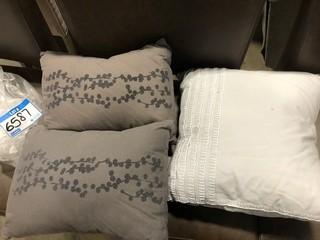 Set Of 3 Throw Pillows