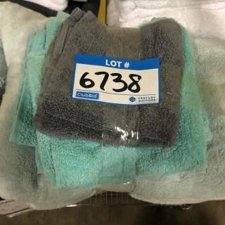 Lot Assorted Towels 