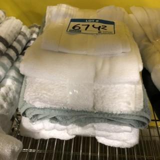 Lot Assorted Towels 