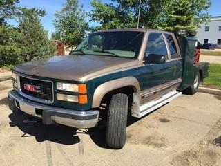 1997 GMC 2500 Extended Cab 4X4 Welding Truck C/w V8 Diesel, A/T, 8Ft Welding Deck, Lincoln Portable Gas Welder Showing 1148Hrs,  SN U1061004479. VIN1GTGK29F3VE503785  *LOCATED AT FRONTIER MECHANICAL*