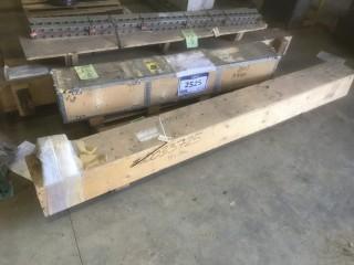 4 Large Shafts and Sight Glass.  *LOCATED AT THE EDMONTON REGIONAL AUCTION CENTRE*