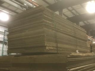 Quantity of Weyerhaeuser Edge Gold Flooring 23/32 T&G FF Edge Seal 48 X 96, 24 OC.  *LOCATED AT THE EDMONTON REGIONAL AUCTION CENTRE*