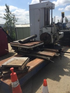 CCCP Model 2620B Milling Machine C/w 44"X 49" Table, 9Ft Bed. SN 2444 *Note: Buyer Responsible For Load Out* *LOCATED AT FRONTIER MECHANICAL*