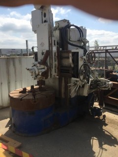 Webster & Bennett Ltd. Coventry Milling Machine C/w 4-Jaw Chuck *Note: Buyer Responsible For Load Out* *LOCATED AT FRONTIER MECHANICAL*