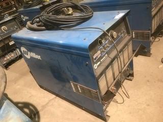 Miller Dimension 652 CC/CV DC Welding Power Source C/w Remote. SN LH200233C