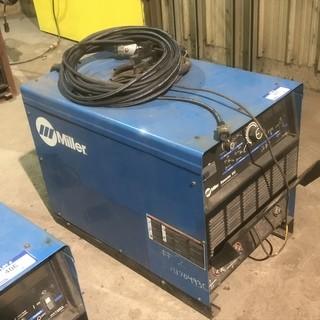 Miller Dimension 652 CC/CV DC Welding Power Source C/w Remote. SN LH1704936