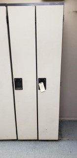 (1) Bank Of Lockers 2-Doors