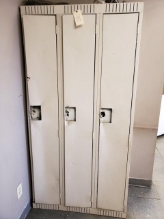 (1) Bank Of Lockers 3-Doors